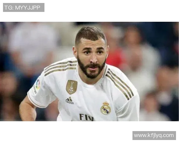 本泽马的传奇之路:从天才少年到足坛巨星的成长历程与成就分析